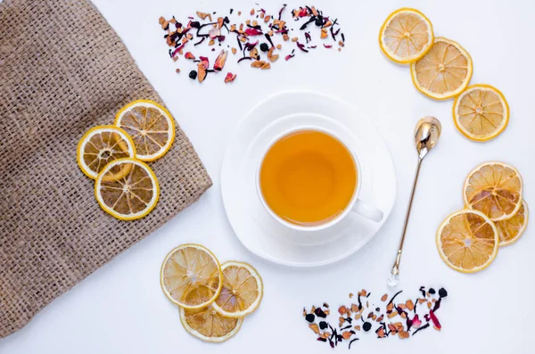 Pomarańczowa Ziołowe Herbaty Boże Narodzenie Cynamon Kardamon Filiżanki Miodu Biały — Zdjęcie stockowe