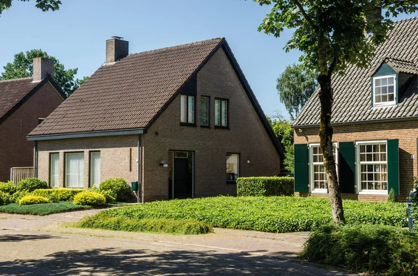 Lage Mierde Nederländerna Juni 2019 Hus Tegelbyggnader Och Monument Lage — Stockfoto