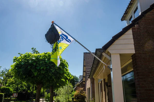 Lage Mierde Nederländerna Juni 2019 Ryggsäck Skolan Flagga Tecken Slutförandet — Stockfoto