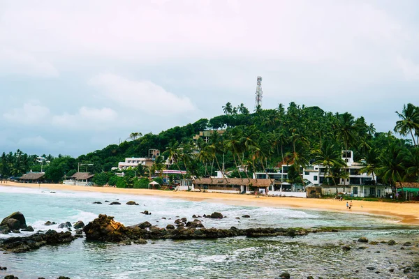 Playa frente al mar Mirisa Sri Lanka — Foto de Stock
