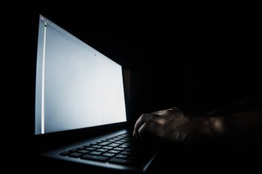 Rus hacker karanlık web, derin Web sunucu kesmek
