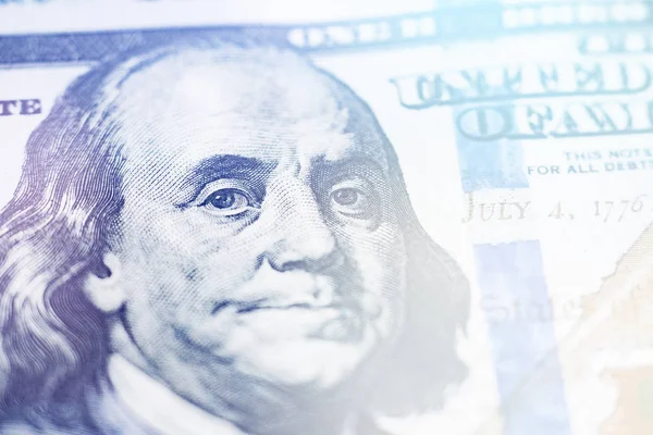 Macro close up Tonificazione chiara del volto di Ben Franklin sulla banconota da 100 dollari — Foto Stock