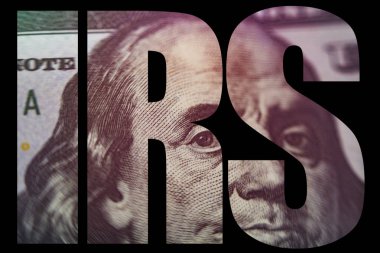 Ben Franklin'in yüzündeki bize 100 dolarlık banknot, IRS, Amerikan para makro yakın çekim