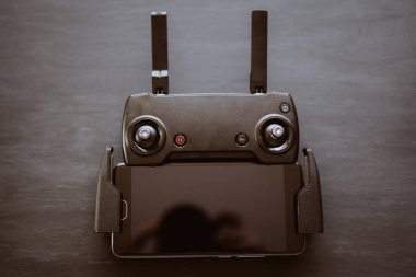 Renk dostum. Yakın çekim. Üstten görünüm uzak ve smartphone makro ayrıntılar. Uzay kopyalayın. Yenilik fotoğraf kavramı.
