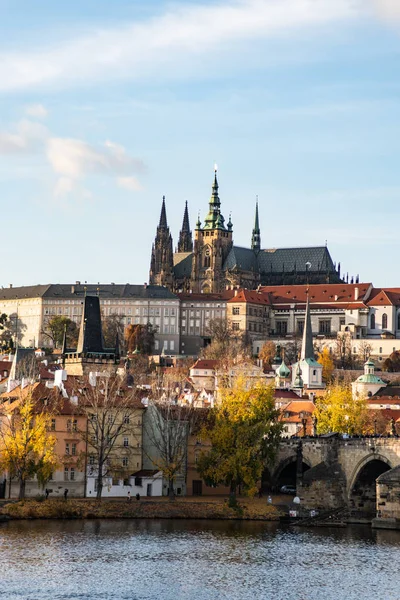 Prague Castle and Saint Vitus Cathedral Panoramic view, Czech Republic. Vertical shot — Stock Photo, Image