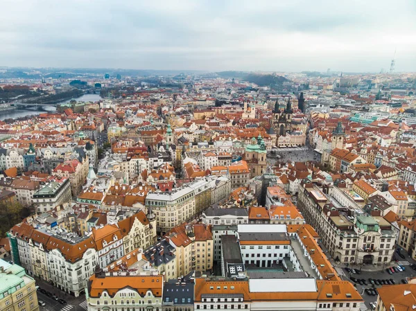 Antik Avrupa Şehir'in mimaride Prag hava dron görünümü — Stok fotoğraf