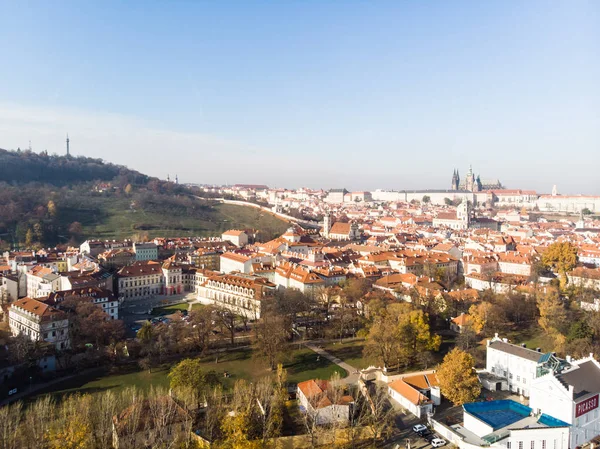 Aerial drone view Prague Castle and Saint Vitus Cathedral Panoramic view, Czech Republic. Vltava river — Stock Photo, Image