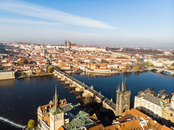 Vista aérea do drone Castelo de Praga e Catedral de São Vito Vista panorâmica, República Checa. Rio Vltava — Fotografia de Stock