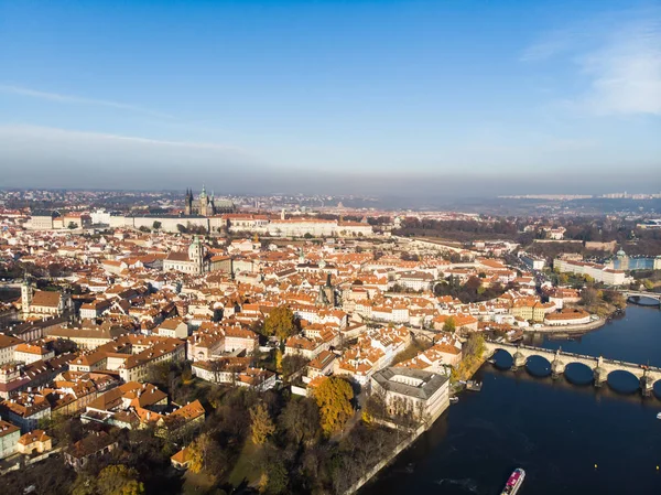 Aerial drone view Prague Castle and Saint Vitus Cathedral Panoramic view, Czech Republic. Vltava river — Stock Photo, Image