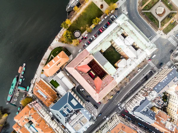 Veduta aerea drone fiume Moldava Architettura dell'antica città europea di Praga — Foto Stock