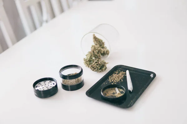 Kief Grinder Close Vertical Shot Grinder Cannabis Weed Bud White — Stock Photo, Image