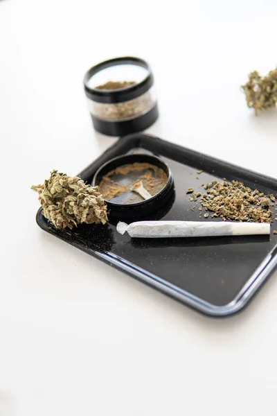 Cserepes Levelek Rügyeken Cbd Marihuána Természet Bud Közelről Daráló Kannabisz — Stock Fotó