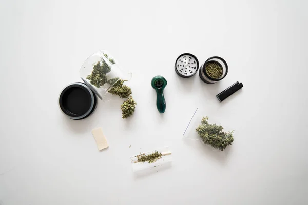 Suikerpot Blaast Knoppen Mans Handen Marihuana Knop Cbd Thc Kruid — Stockfoto