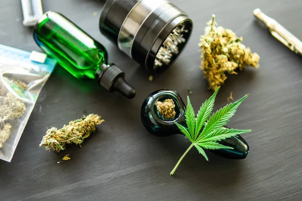 Marijuana Rökpipa Cbd Och Thc Knoppar Cannabis — Stockfoto