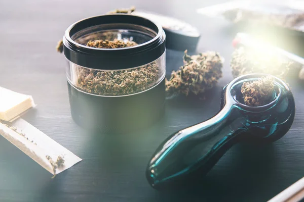 Cannabislegalisering Marijuana Rökpipa Cbd Och Thc Knopp — Stockfoto