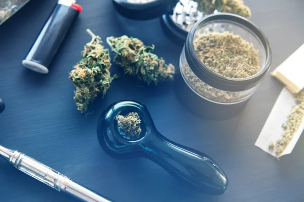 Marijuana Grinder Färsk Marijuana Cannabislegalisering — Stockfoto