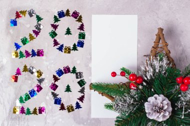 Yeni yıl süslemeleri. Üst te. Yeni Yıl 2020 konsepti.