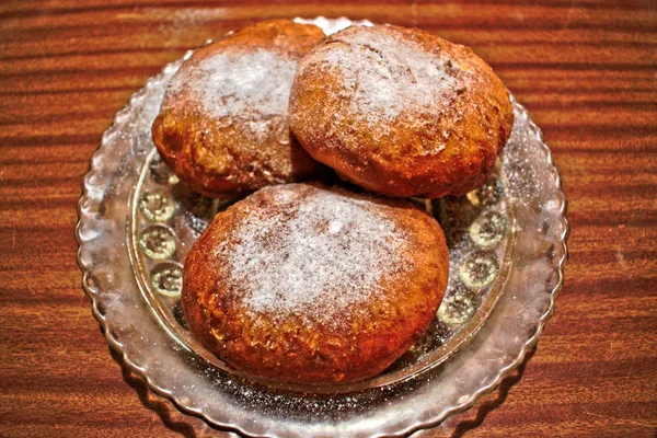 Пончики Сахаром Прозрачной Тарелке — стоковое фото