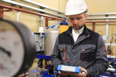 Teknisyen makine mühendisi sanayi petrol ve benzin istasyonu