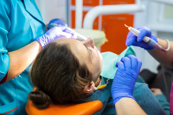 Paciente en el dentista —  Fotos de Stock