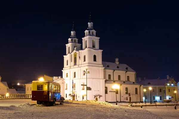 Православный собор в Минске вечером — стоковое фото