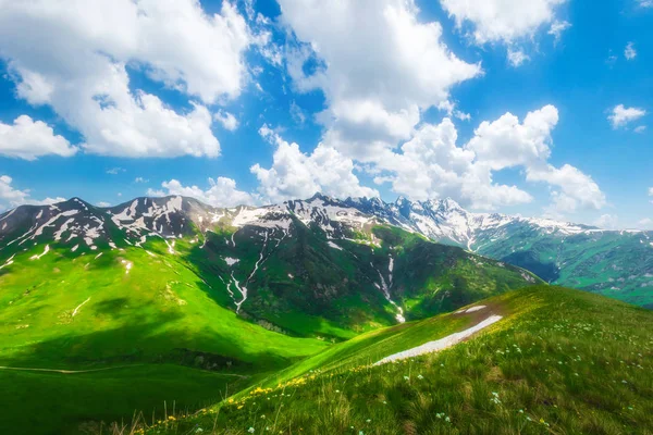 Paisaje de los Alpes escénicos —  Fotos de Stock