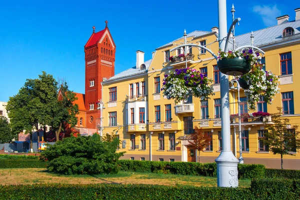 Edifícios em Minsk, Bielorrússia. Cidade de Minsk — Fotografia de Stock