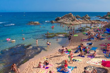 İnsanlar kumlu deniz plaj Lloret de Mar