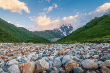 Dağlar manzara Svaneti bölgesi Gürcistan