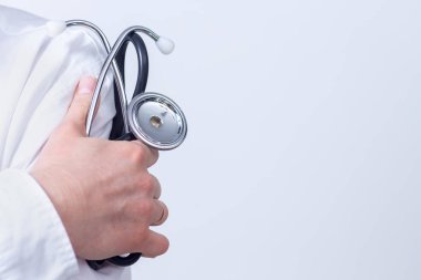 Tıbbi Sigorta kavramı. Doktor stetoskop beyaz arka plan üzerinde ile