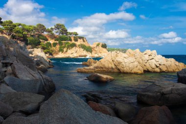 Costa Brava, İspanya'nın deniz kıyısındaki güzel manzara. Şaşırtıcı doğa manzara Lloret de Mar