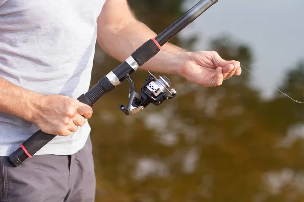 Pescador Holding Rod Pesca — Fotografia de Stock