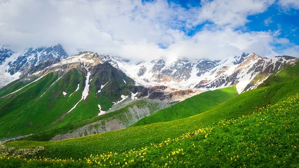 Kavkazská pohoří v Gruzii, Svaneti — Stock fotografie