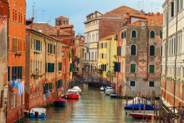 Venedik şehir manzarası, İtalya. Su da tekneler ile Eski Venedik şehir