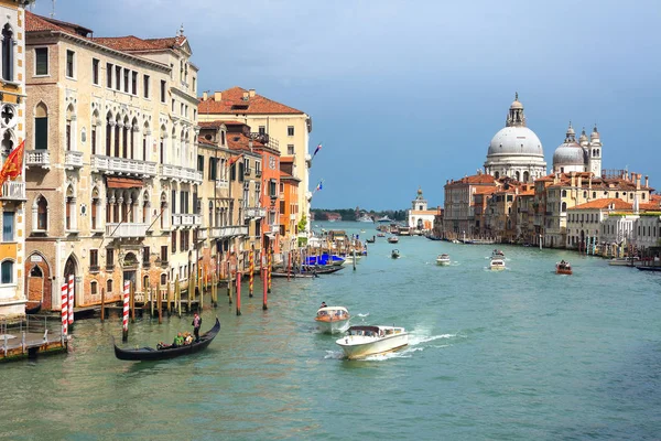 Paisagem urbana de Veneza no Grande Canal, Itália — Fotografia de Stock