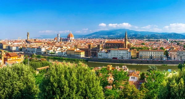 Bela vista panorâmica no coração da incrível cidade de Florença em cl — Fotografia de Stock