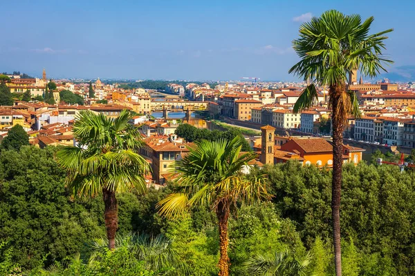 Florença, Itália. Vista sobre Florença do jardim verde Giardino del — Fotografia de Stock