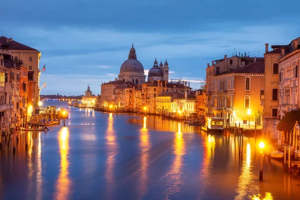 Grande Canal e Basílica de Santa Maria Della Saudação, Veneza, Itália — Fotografia de Stock