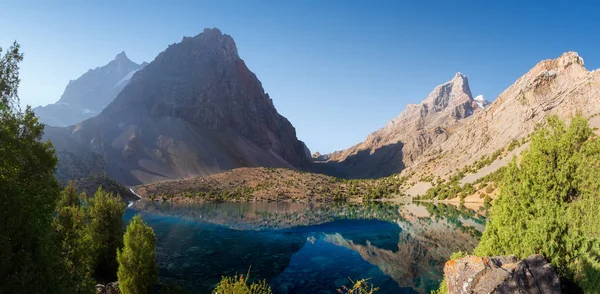 Lagos de Alaudin en las montañas de Fann, Tayikistán. Pintoresco panorama — Foto de Stock