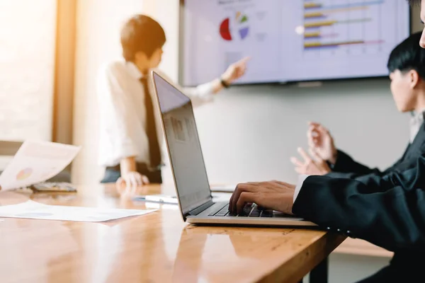 Employee Working Desk Using Computer Laptop Meeting Room — Stock Photo, Image