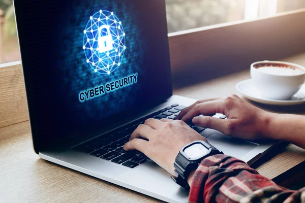 Cyber Sikkerhed Data Privatliv Koncept Med Menneskelig Brug Laptop Kaffe - Stock-foto