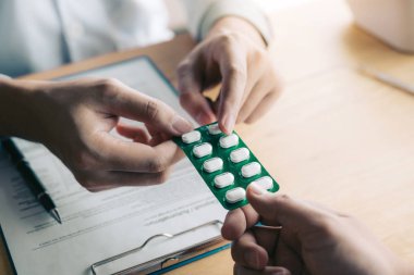 Doktor ilaç tablet için işaret ve özelliklerine giriş
