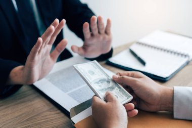 Girişimciler ortaklardan rüşvet veya yolsuzluk almayı reddediyorlar.