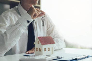 Ev tuşunu basılı tutarak broker satın.