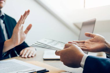 B anti ile ortak para verdiği rüşveti reddeden işadamı