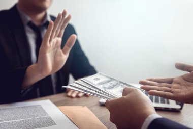 B anti ile ortak para verdiği rüşveti reddeden işadamı
