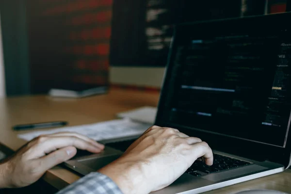 Close up hands of the software developers are sitting serious wo — Stock Photo, Image