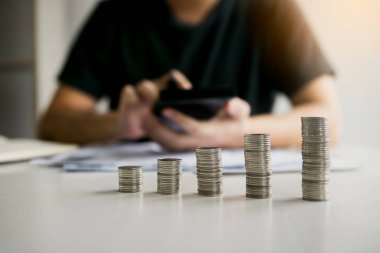 Asya Erkekler maliyet veya futur hakkında finans hakkında hesaplama