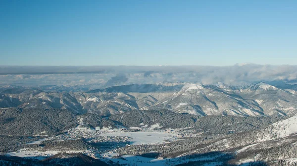 佐治亚州巴库里亚尼滑雪胜地的冬季景观 — 图库照片