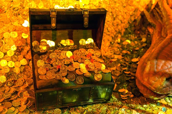 Red Dragon Hoarding Treasures Chests Piles Coins — Stock Photo, Image